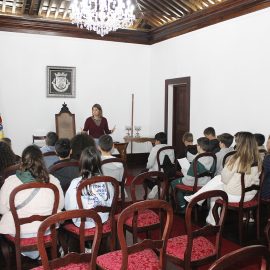 ALUNOS DA EBS DE VELAS VISITAM O EDIFÍCIO DOS PAÇOS DO CONCELHO