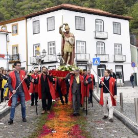 “VELAS COM HISTÓRIA E FUTURO” É TEMA DAS FESTAS DE SÃO JORGE 2026
