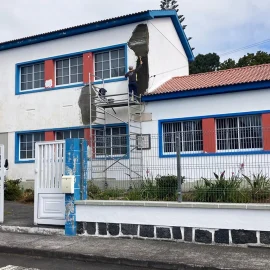 AUTARQUIA PROCEDE À REPARAÇÃO E MANUTENÇÃO DO EDIFÍCIO DA EB1 DA URZELINA
