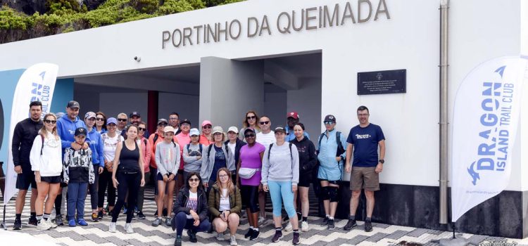 CAMINHADA À BEIRA MAR LIGOU PORTINHO DA QUEIMADA AO PORTINHO DOS TERREIROS