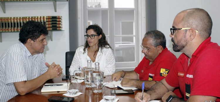 VEREADORA SOFIA RODRIGUES REÚNE COM BOMBEIROS VOLUNTÁRIOS DE VELAS