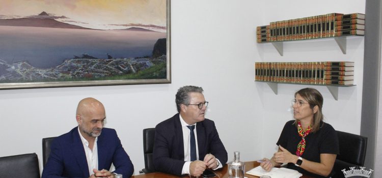 DIRETOR REGIONAL DO EMPREENDEDORISMO E COMPETITIVADE RECEBIDO NOS PAÇOS DO CONCELHO